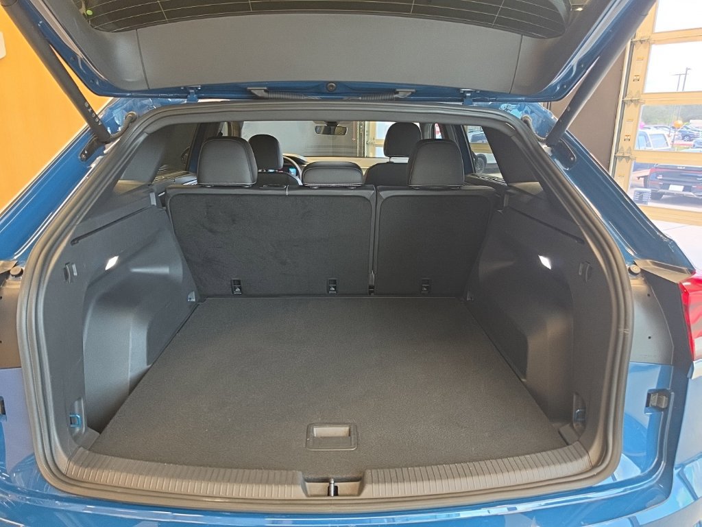 Used 2026 Volkswagen Atlas Cross Sport SE FWD image 45