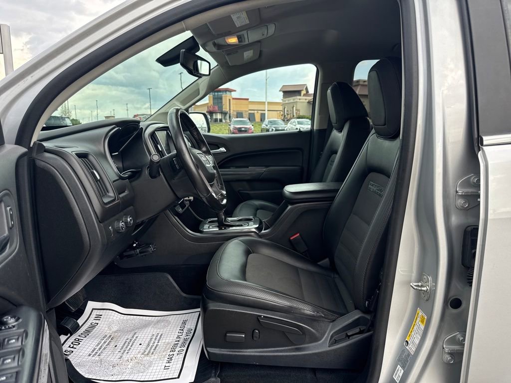 Used 2017 GMC Canyon SLE w/ All Terrain Package image 26