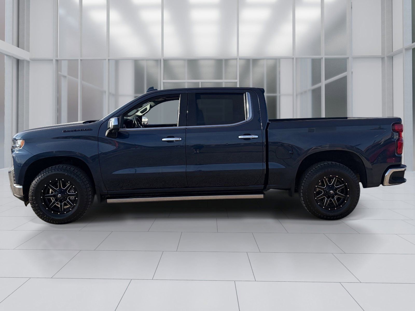 Used 2021 Chevrolet Silverado 1500 LTZ w/ Technology Package AWD/4WD image 3