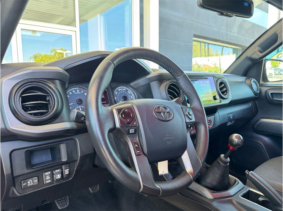 Used 2017 Toyota Tacoma TRD Off-Road w/ Tow Package AWD/4WD image 23