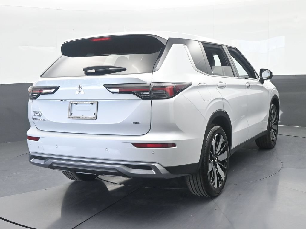 New 2026 Mitsubishi Outlander SE FWD image 5