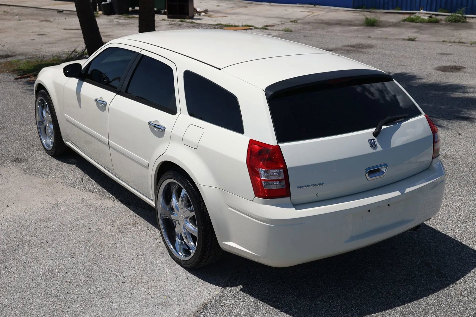 Used 2005 Dodge Magnum SE RWD image 4