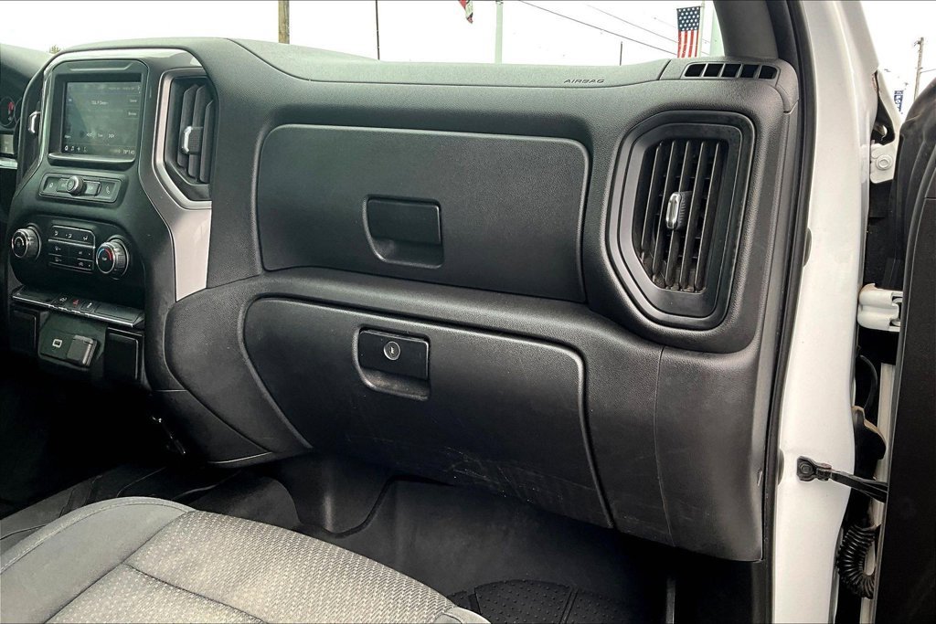 Used 2020 Chevrolet Silverado 1500 Custom w/ Custom Value Package AWD/4WD image 16