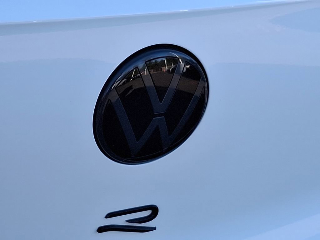 Used 2025 Volkswagen Golf R Black Edition image 28