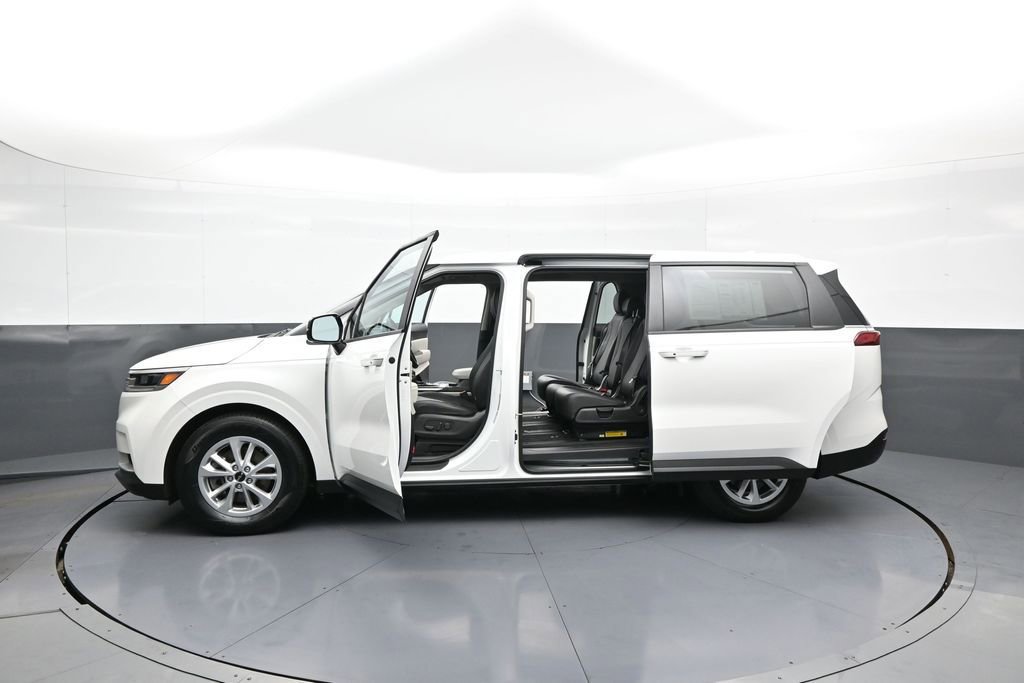 Used 2024 Kia Carnival LX FWD image 42