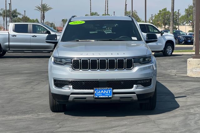 Used 2024 Jeep Wagoneer L Series II w/ Flexible Seating Group image 9