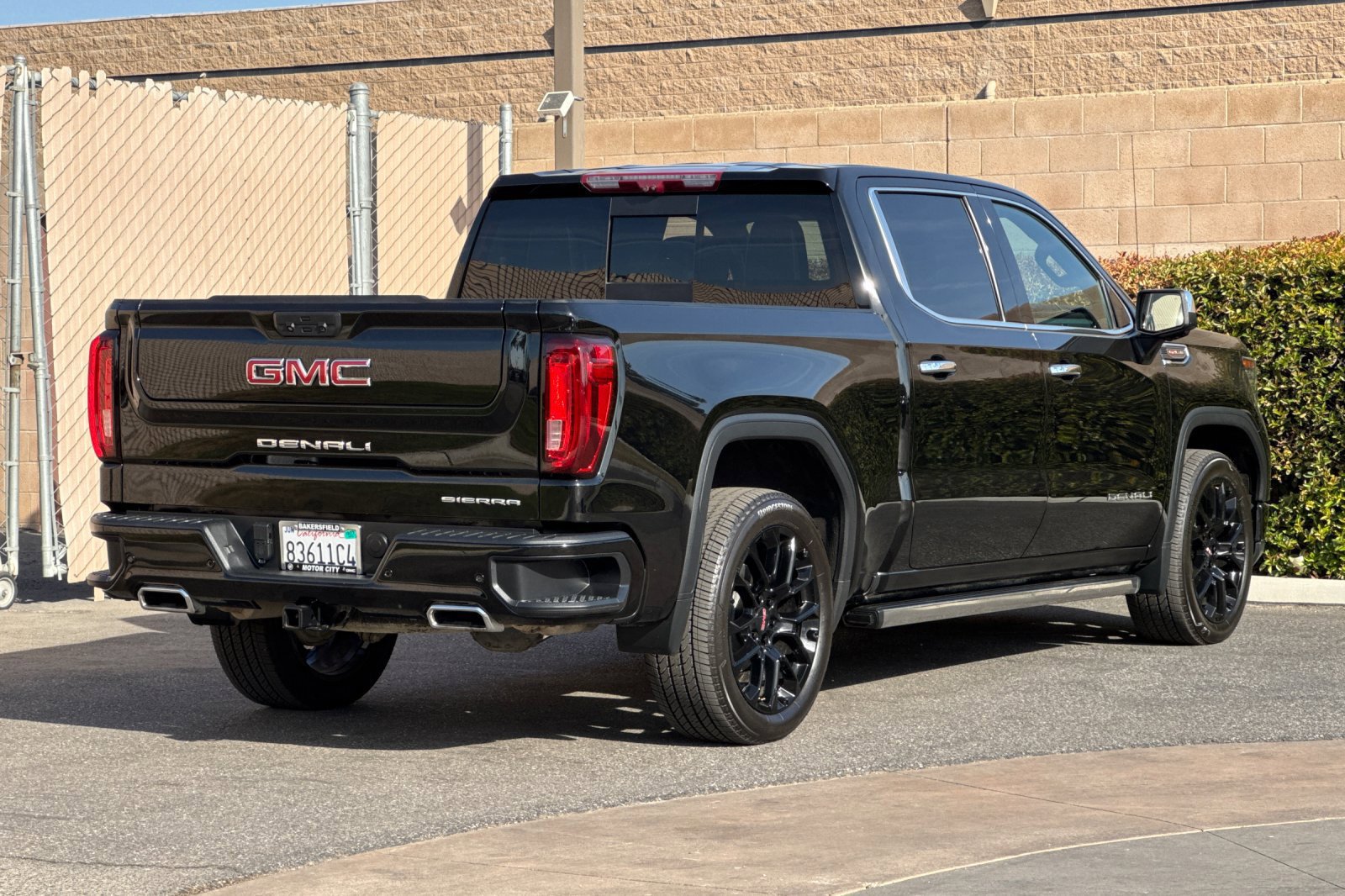 Certified 2023 GMC Sierra 1500 Denali w/ Denali Reserve Package AWD/4WD image 4