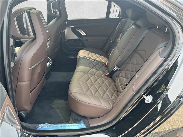Used 2026 BMW 740i xDrive w/ Premium Package AWD/4WD image 14