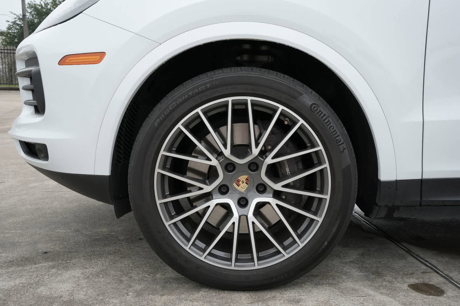 Used 2023 Porsche Cayenne Platinum Edition AWD/4WD image 24