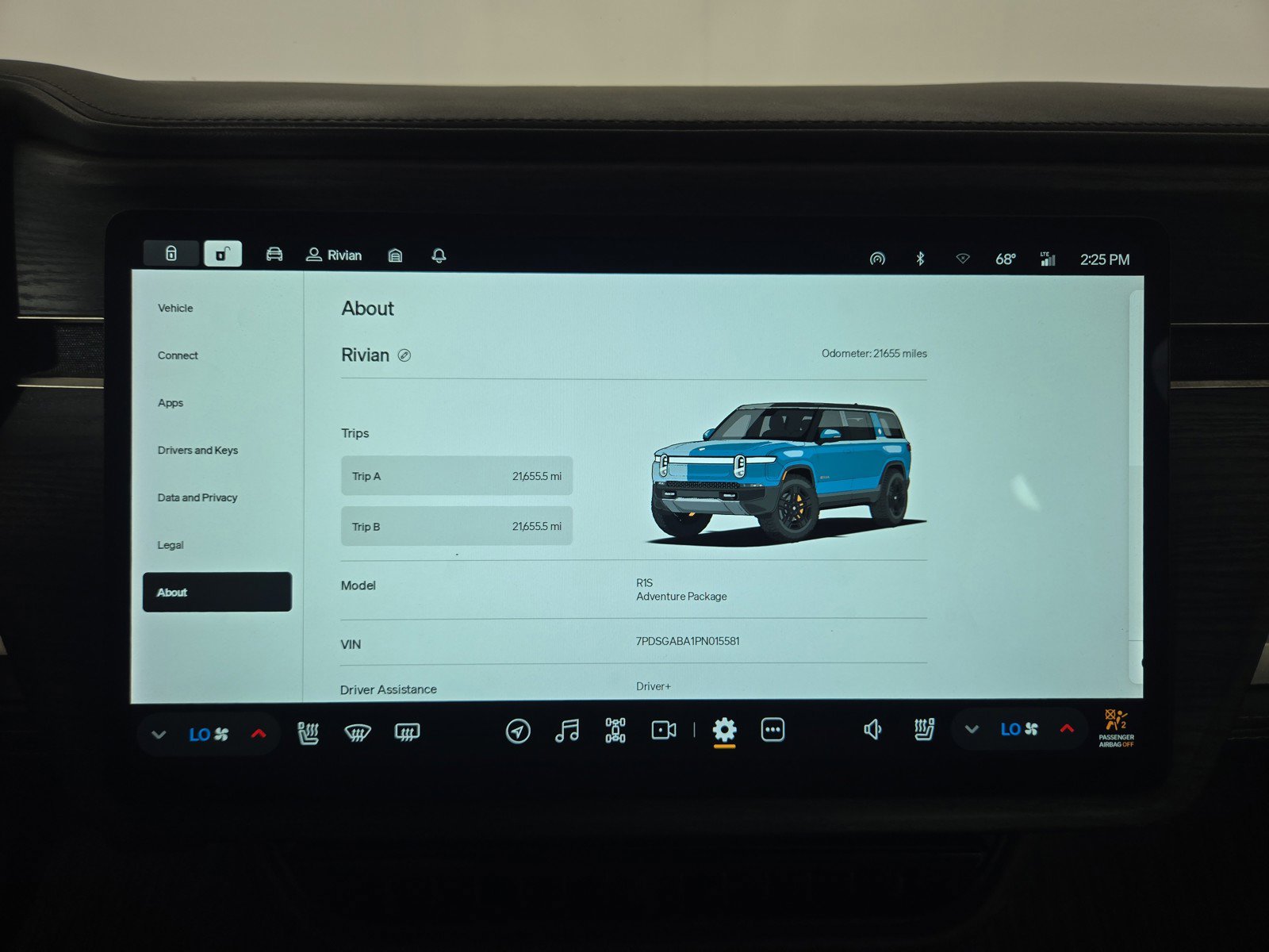 Used 2023 Rivian R1S Adventure AWD/4WD image 29