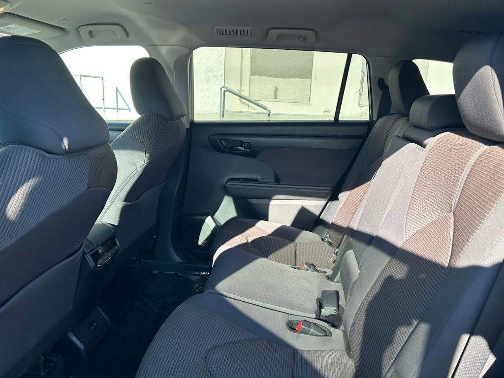 Certified 2025 Toyota Highlander LE image 12