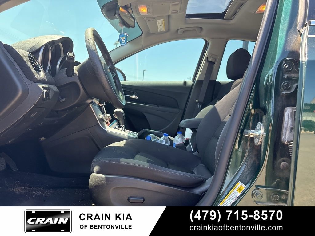 Used 2015 Chevrolet Cruze LT w/ Sun And Sound Package FWD image 4