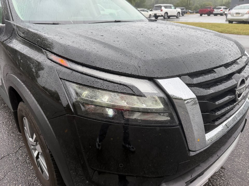 Used 2025 Nissan Pathfinder SL w/ Cargo Package FWD image 24