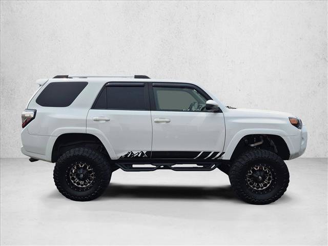Used 2019 Toyota 4Runner SR5 AWD/4WD image 4