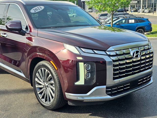 Used 2023 Hyundai Palisade Calligraphy FWD image 2