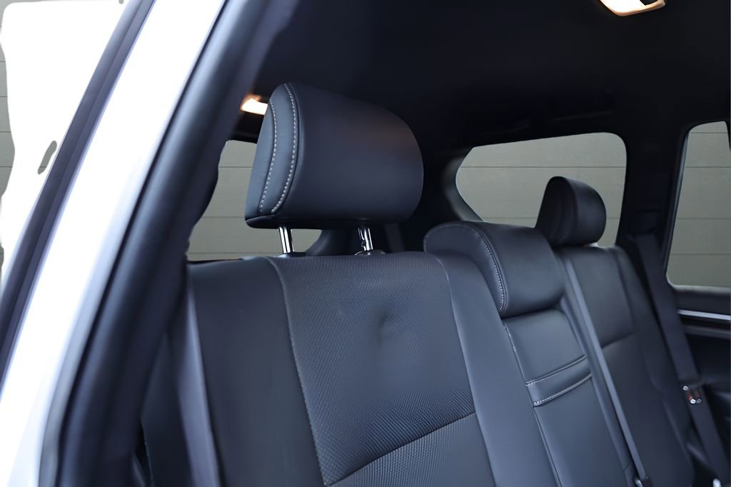 Used 2020 Lexus GX 460 Premium w/ Premium Package image 32