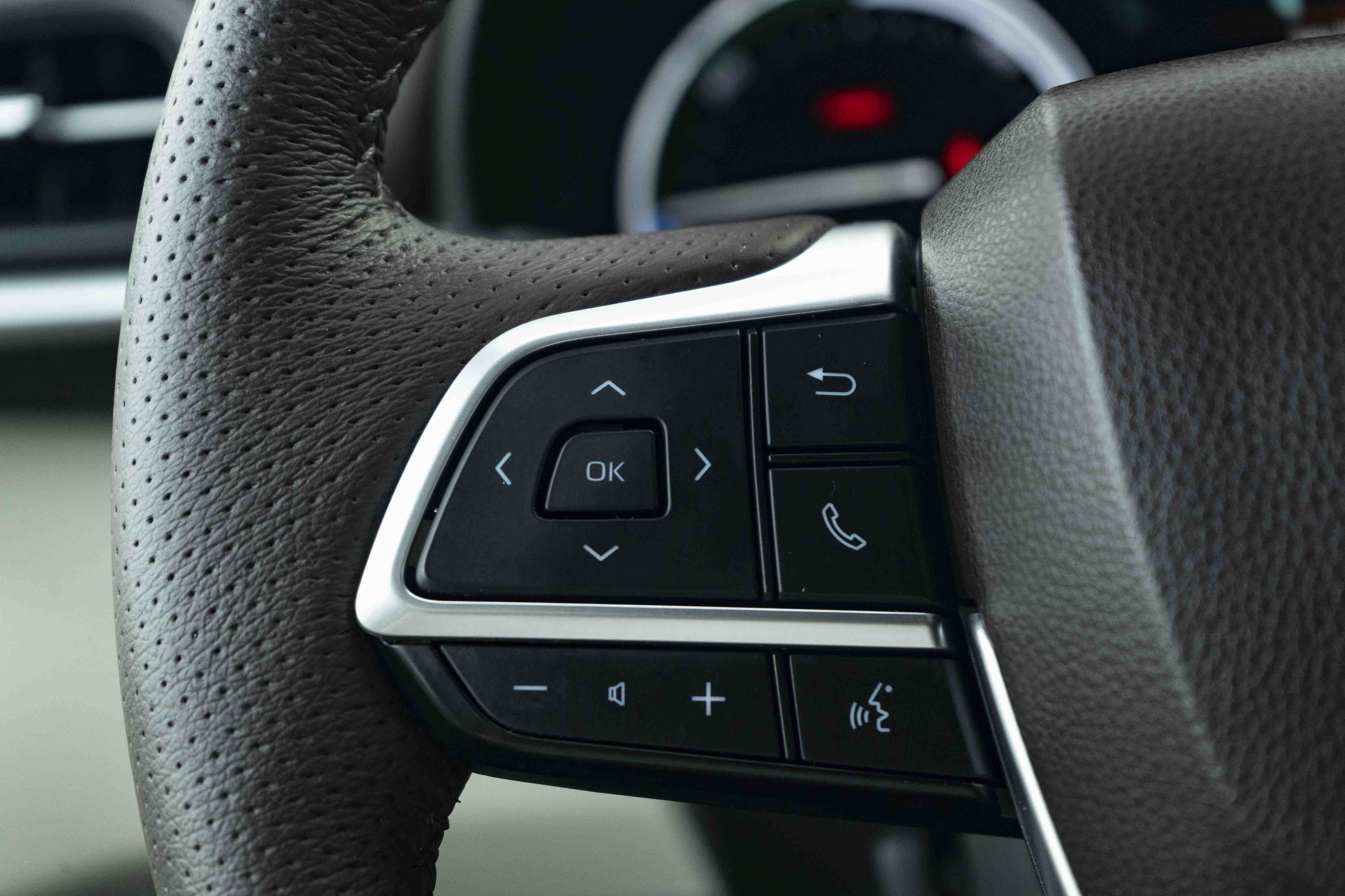 Used 2024 Toyota Sienna Platinum FWD image 23