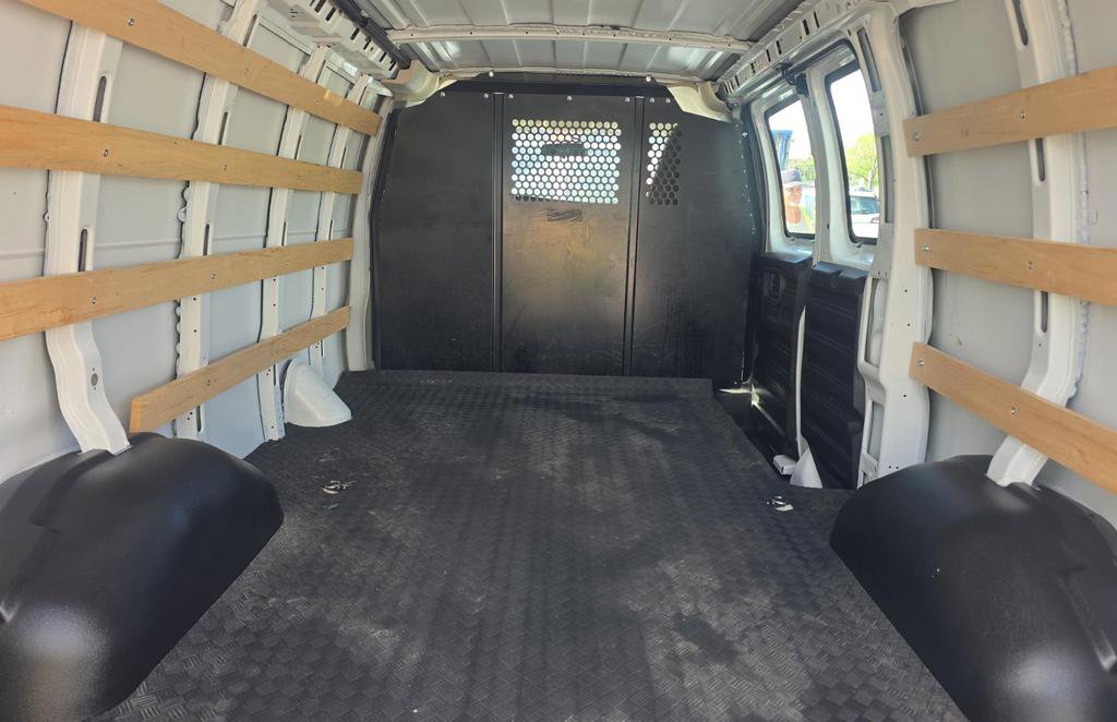 Used 2024 GMC Savana 2500 w/ Driver Convenience Package image 21