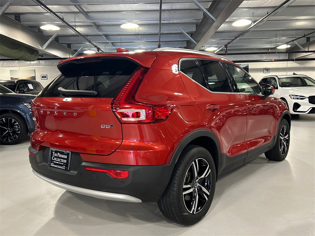 Certified 2023 Volvo XC40 B5 Plus w/ Climate Package image 2