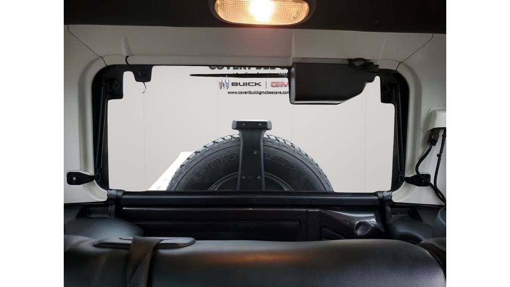 Used 2014 Jeep Wrangler Unlimited Sahara w/ Connectivity Group image 25