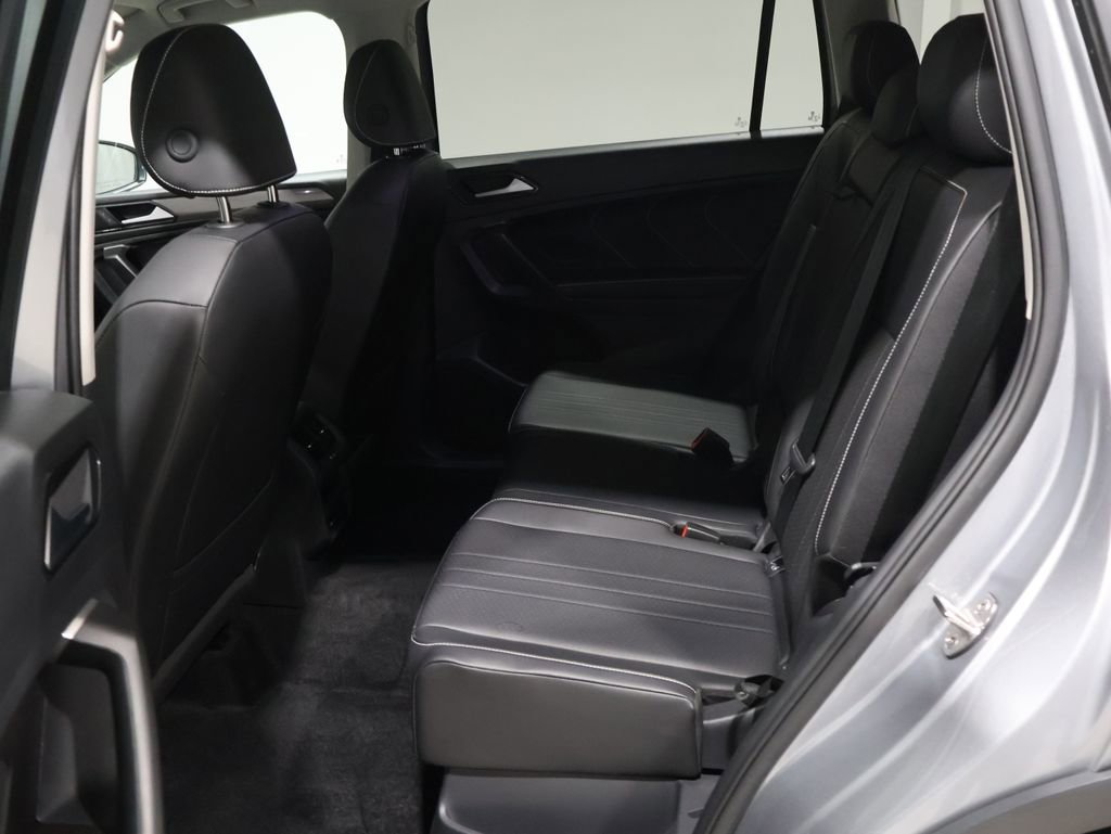 Used 2024 Volkswagen Tiguan SE image 17