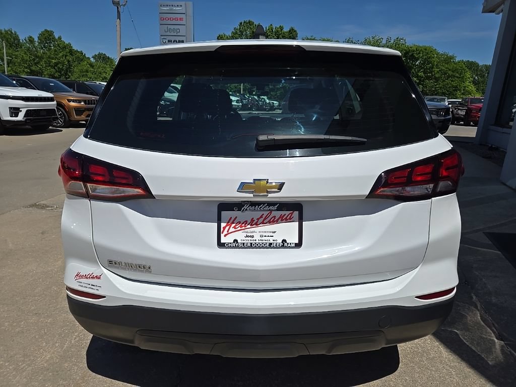 Used 2023 Chevrolet Equinox LS FWD image 10