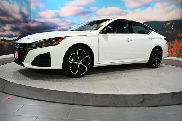 Used 2024 Nissan Altima 2.5 SR FWD image 4