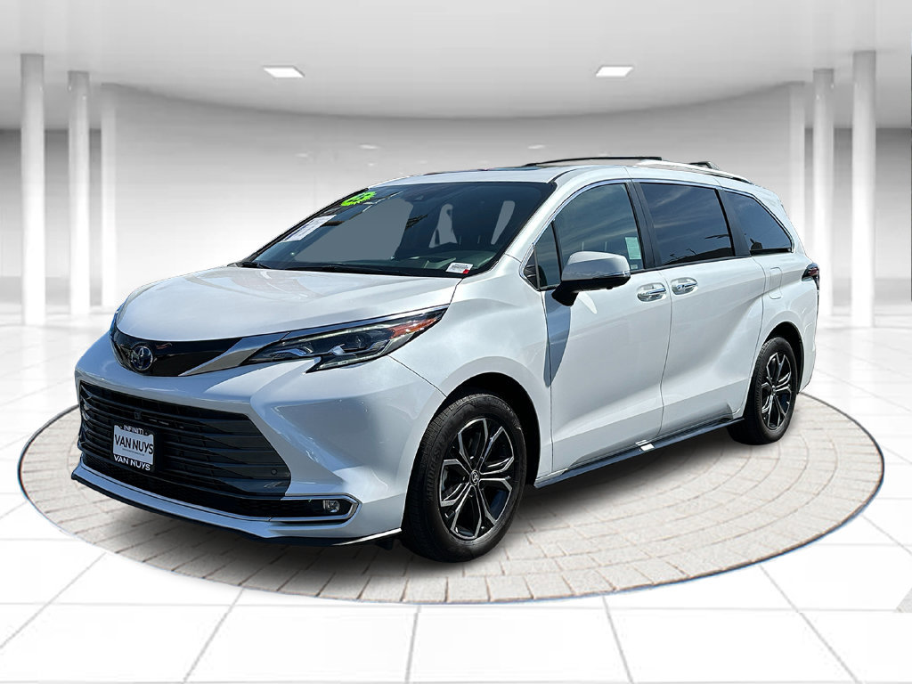 Used 2025 Toyota Sienna Platinum