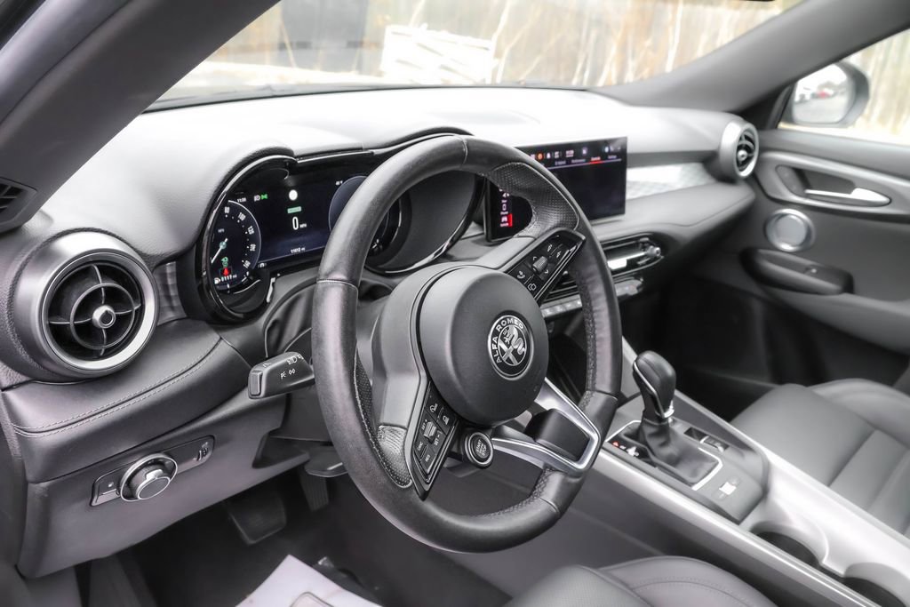 Used 2024 Alfa Romeo Tonale Ti image 4