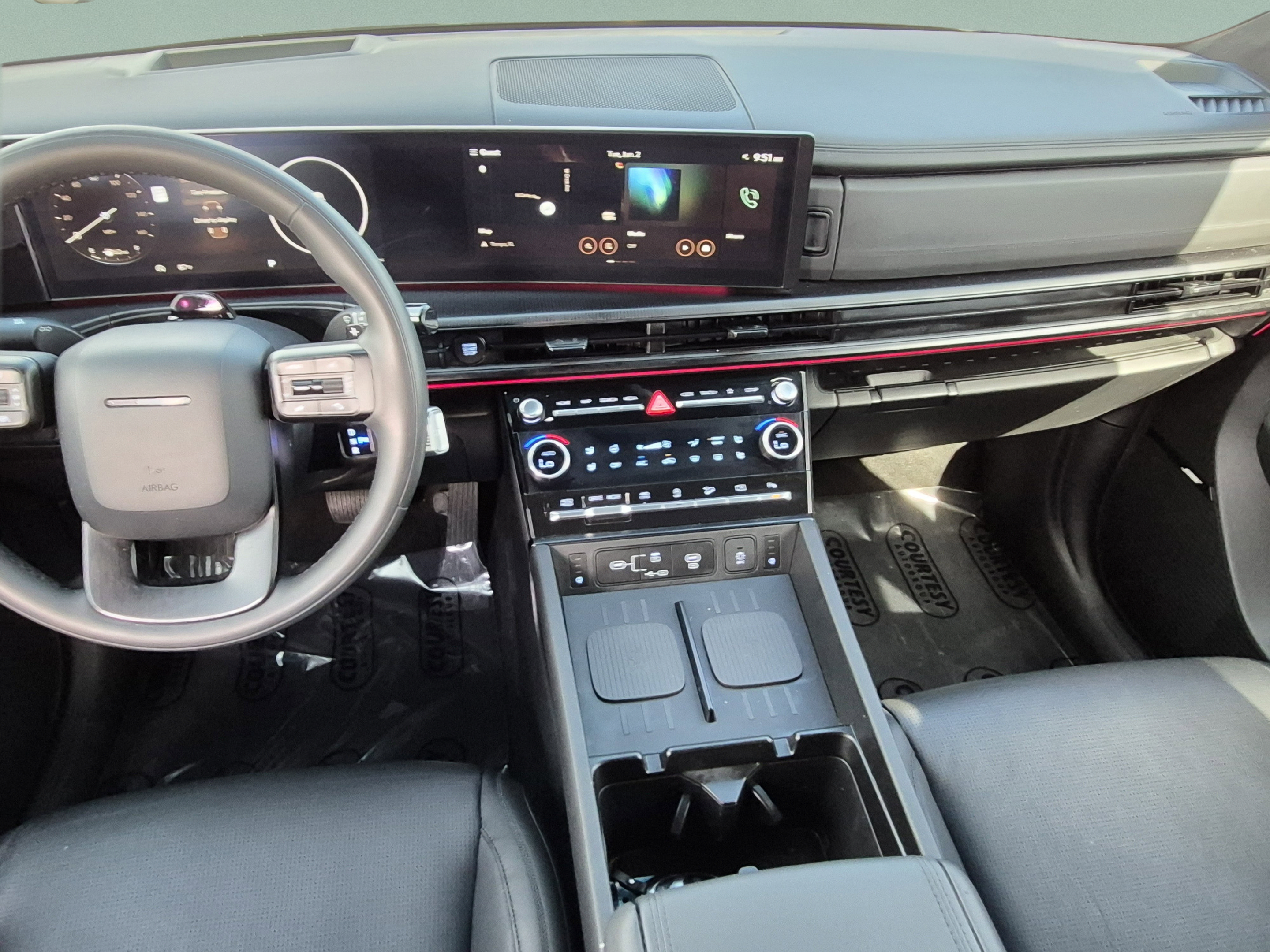 Used 2024 Hyundai Santa Fe Calligraphy AWD/4WD image 13
