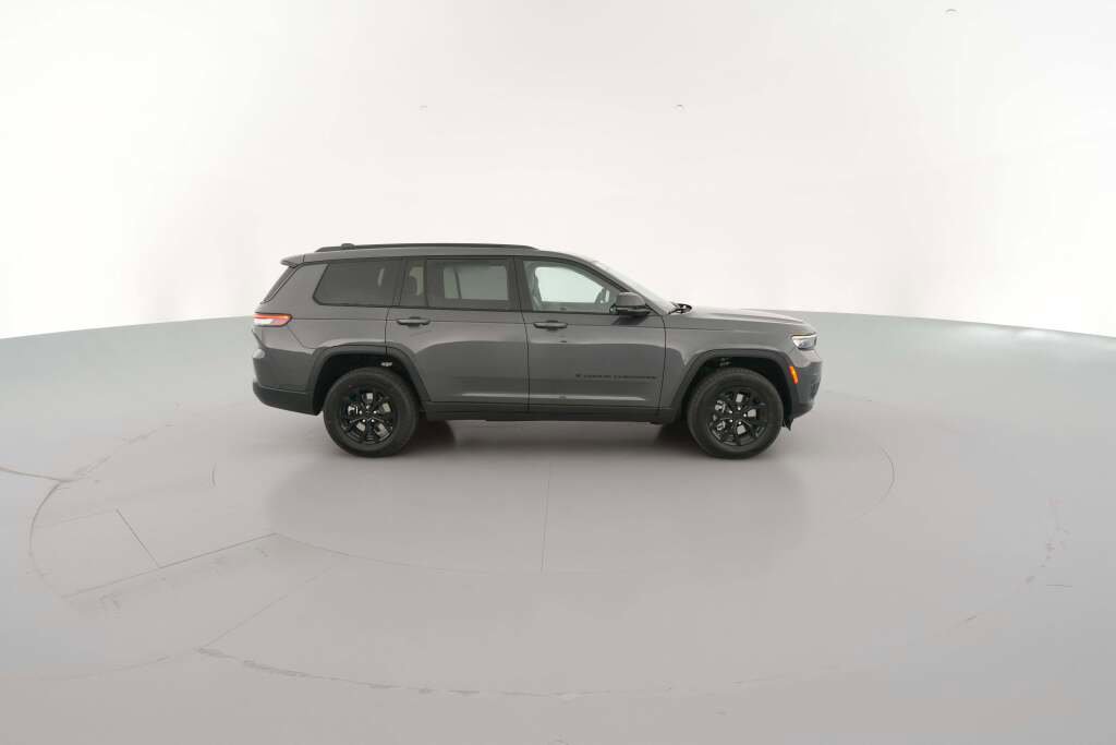 New 2025 Jeep Grand Cherokee L Laredo image 14