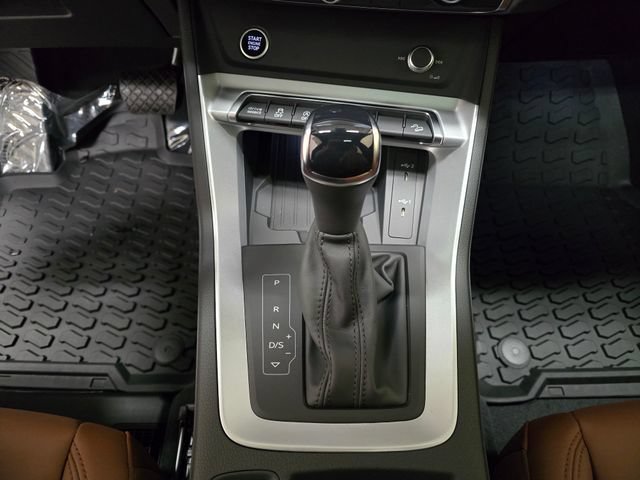 Certified 2025 Audi Q3 2.0T Premium w/ Convenience Plus Package AWD/4WD image 22