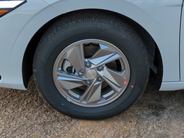 New 2026 Hyundai Elantra SE FWD image 11