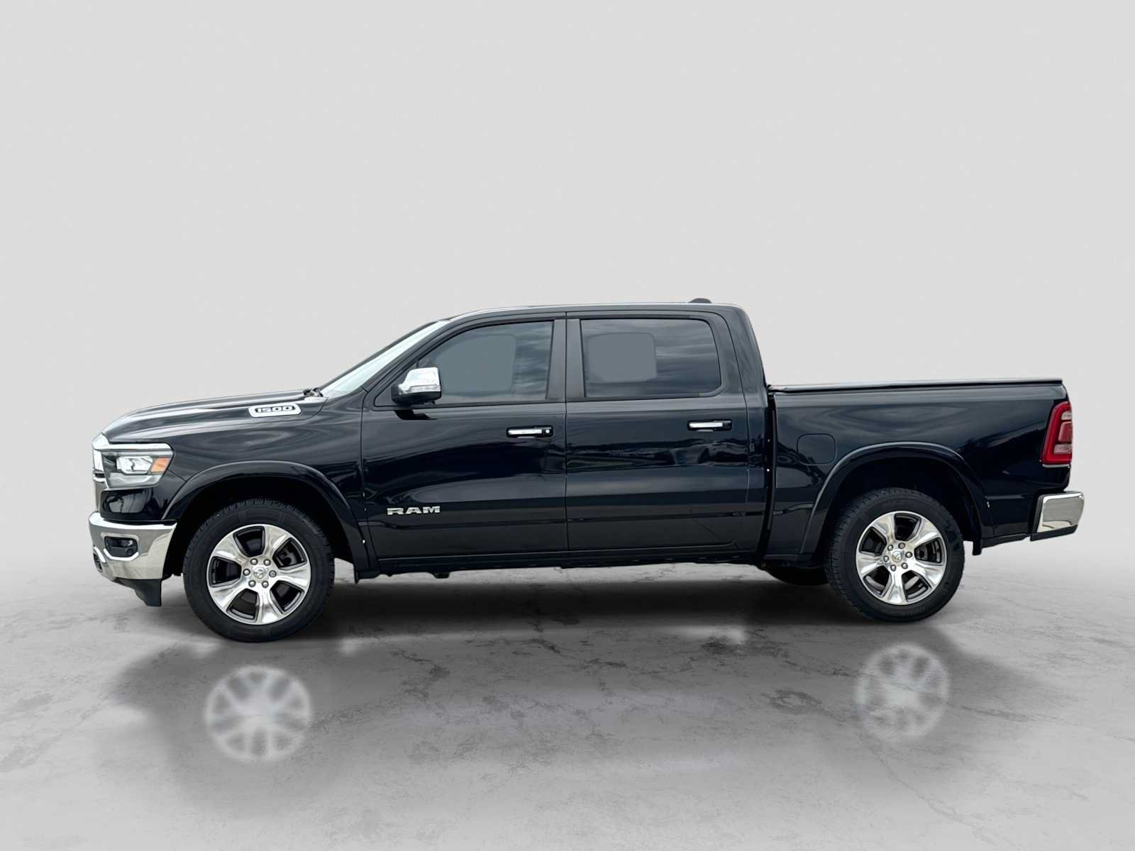 Used 2019 RAM 1500 Laramie AWD/4WD image 3