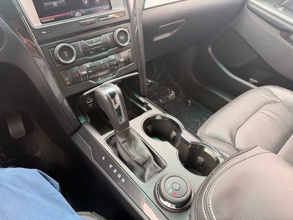 Used 2016 Ford Explorer XLT w/ Equipment Group 202A AWD/4WD image 21