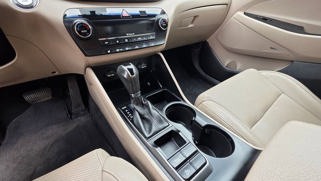 Used 2017 Hyundai Tucson SE Plus w/ Cargo Package FWD image 12