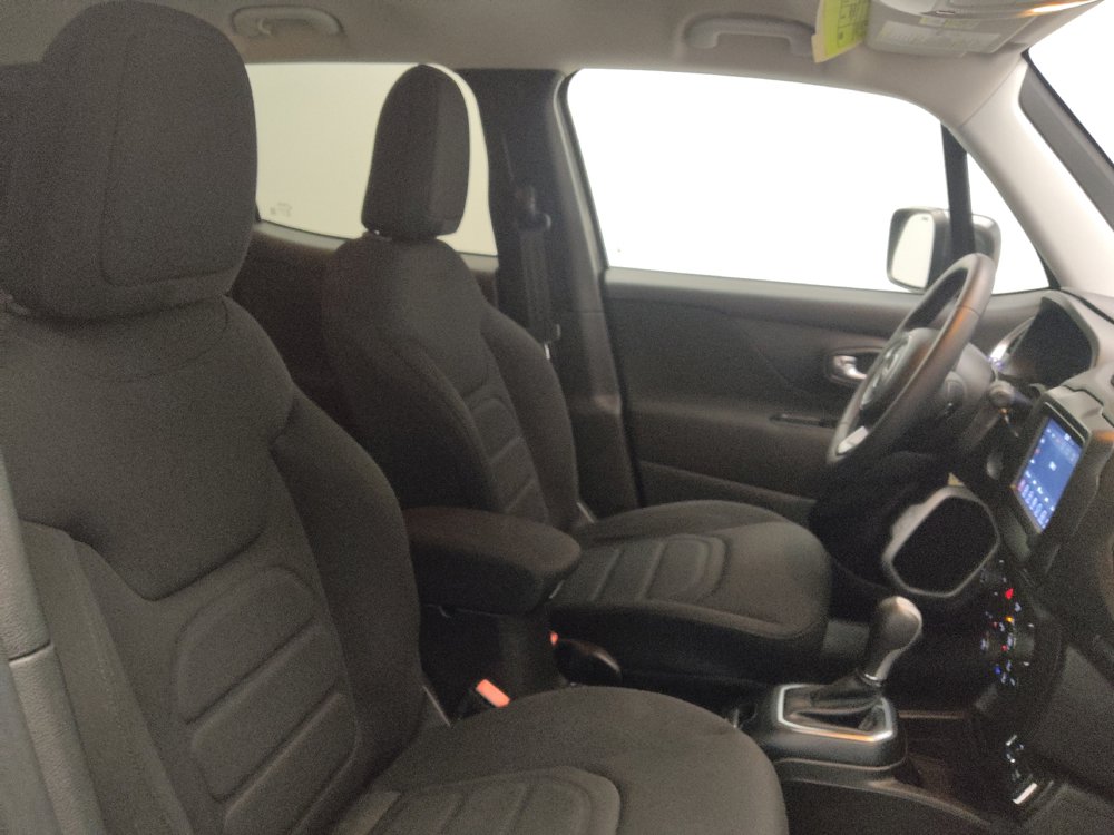 Used 2021 Jeep Renegade Latitude FWD image 21
