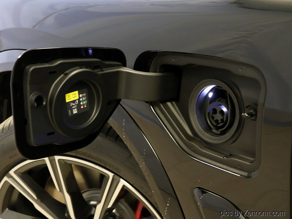 New 2026 BMW X5 xDrive50e w/ M Sport Package AWD/4WD image 10