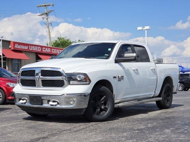 Used 2019 RAM 1500 Classic SLT AWD/4WD image 2