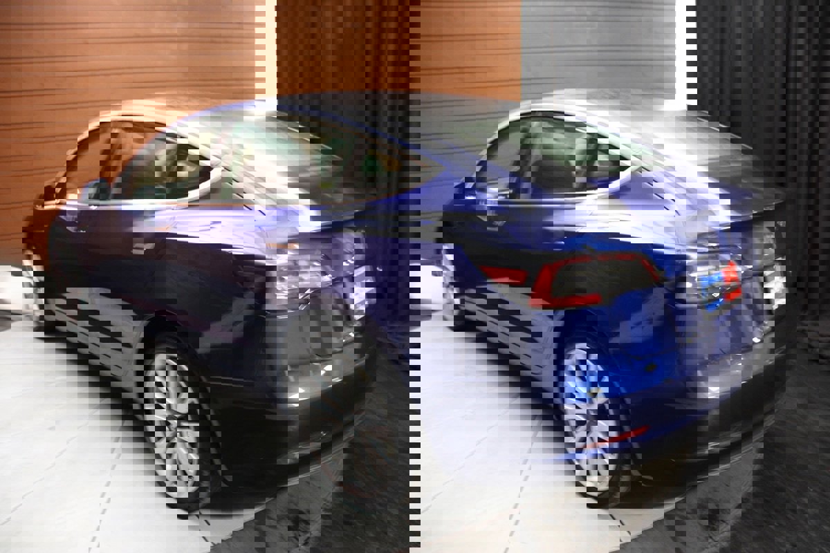 Used 2020 Tesla Model 3 Long Range image 8