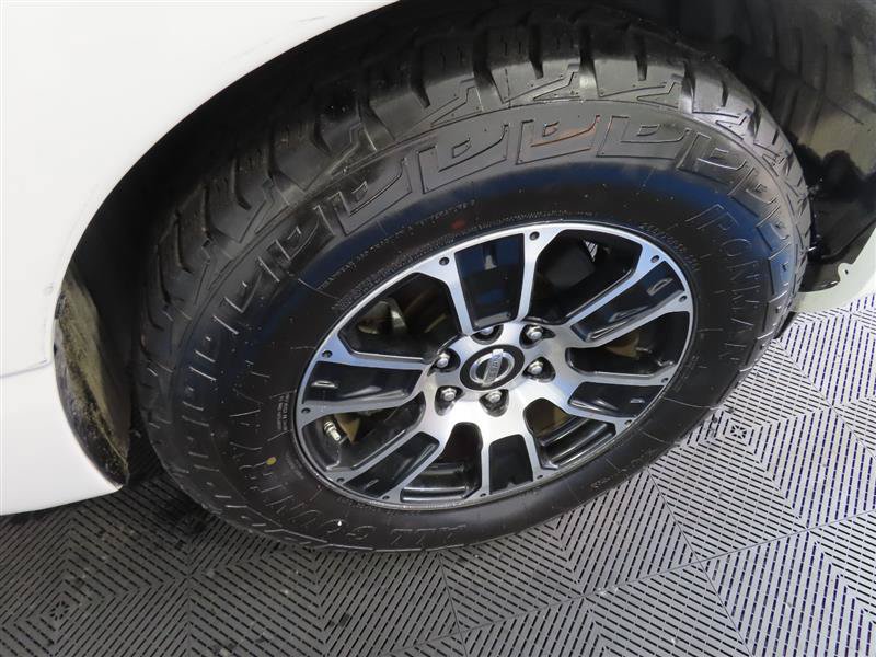 Used 2022 Nissan Titan SV RWD image 9