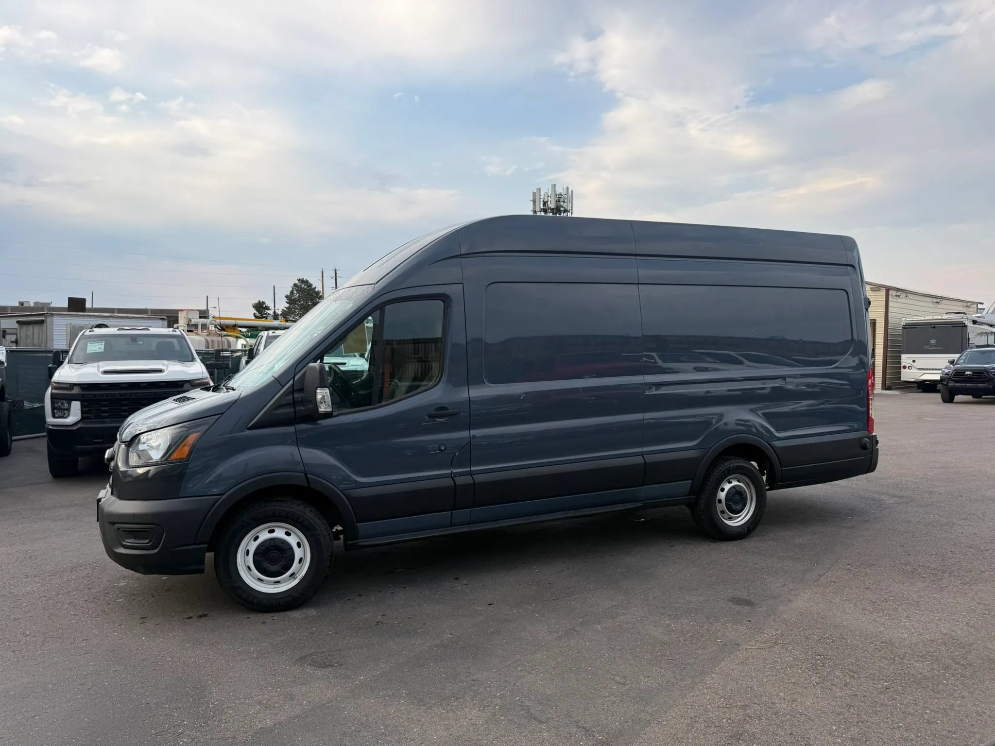 Used 2020 Ford Transit 250 148 High Roof Extended RWD image 2