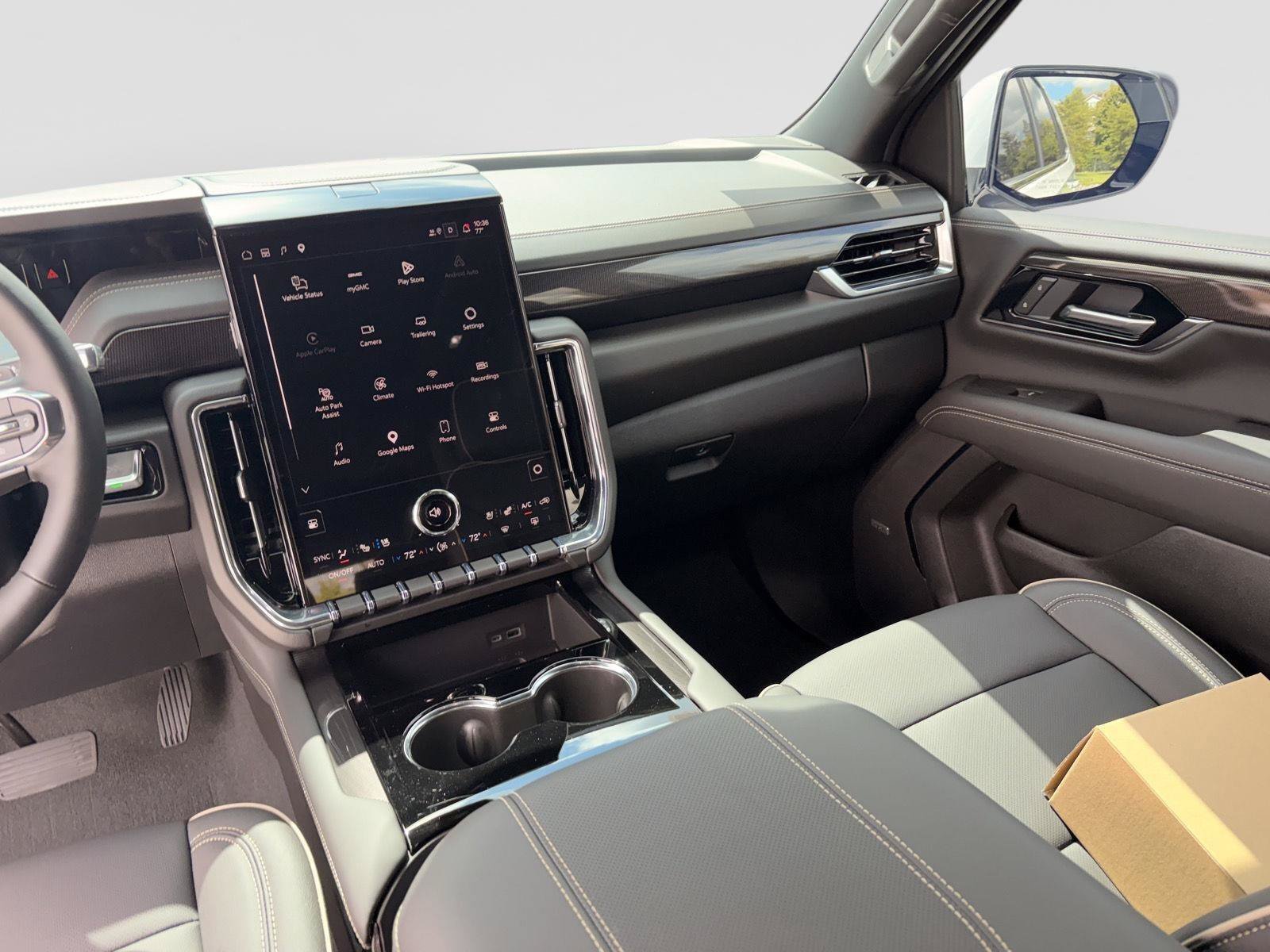 Used 2026 GMC Yukon Elevation w/ Elevation Premium Package AWD/4WD image 17