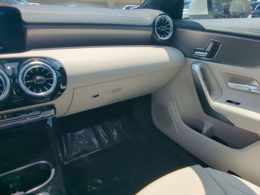 Used 2025 Mercedes-Benz CLA 250 image 4
