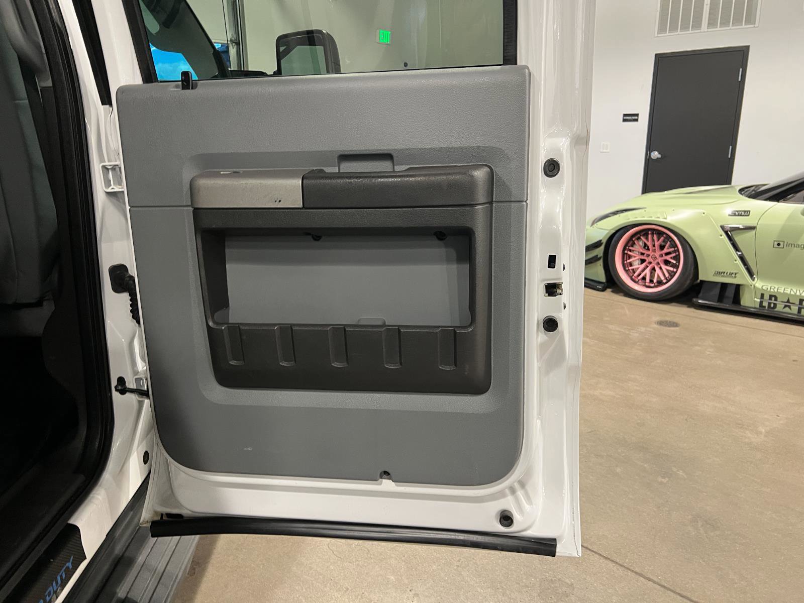 Used 2014 Ford F350 XLT w/ Advanced Security Group image 32