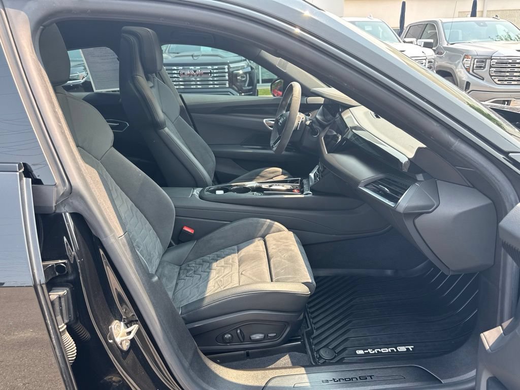 Used 2022 Audi e-tron GT Premium Plus w/ Performance Package AWD/4WD image 15
