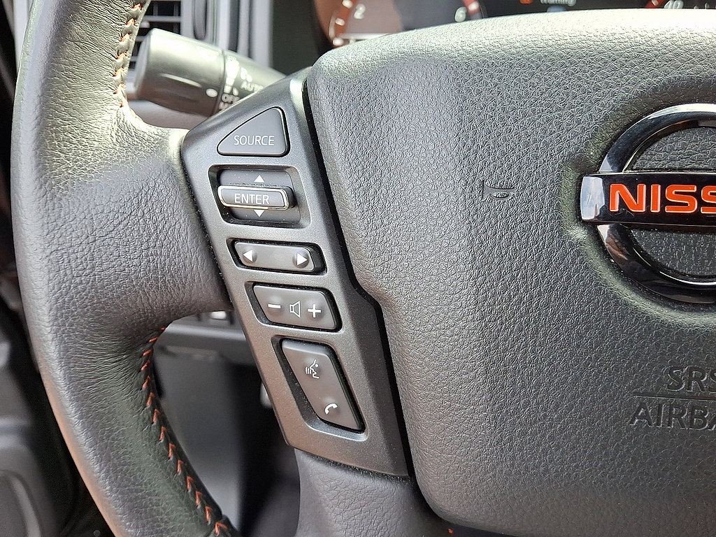 Used 2021 Nissan Titan PRO-4X w/ Pro-4x Convenience Package AWD/4WD image 9