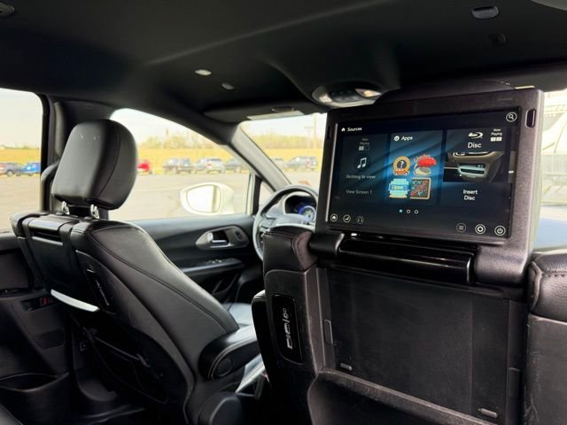 Used 2020 Chrysler Pacifica Touring-L w/ Advanced Safetytec Group image 13