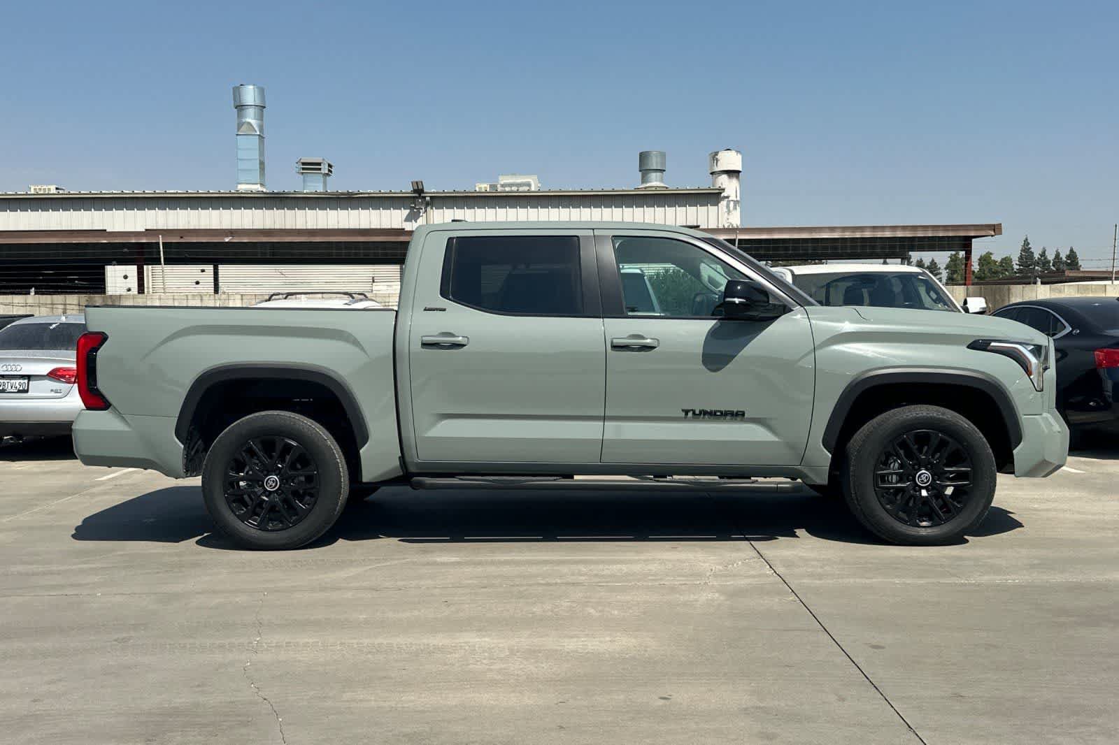Used 2024 Toyota Tundra Limited AWD/4WD image 9