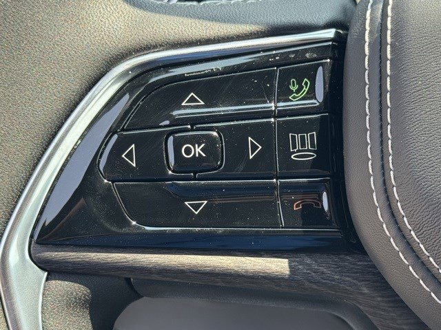 New 2025 Jeep Grand Cherokee Overland w/ Luxury Tech Group IV image 16